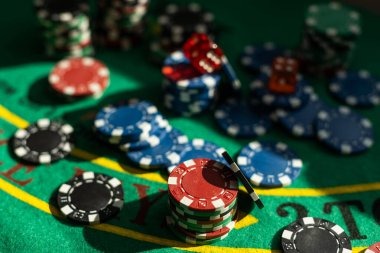 lambang bet app showing live casino tables and sportsbook odds